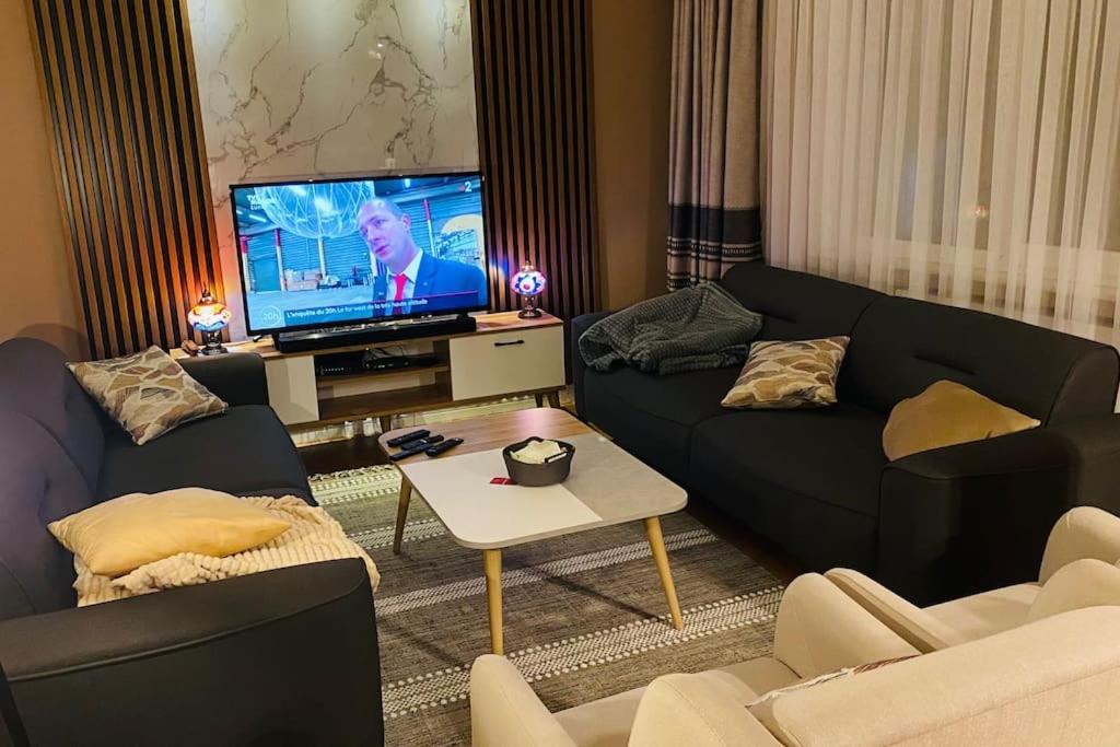 Sisli Osmanbey Taksim Large Terrace, Quietness And Space Appartement Istanboel Buitenkant foto