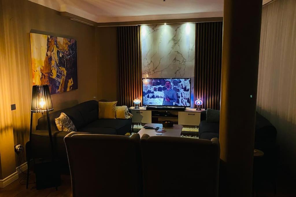 Sisli Osmanbey Taksim Large Terrace, Quietness And Space Appartement Istanboel Buitenkant foto