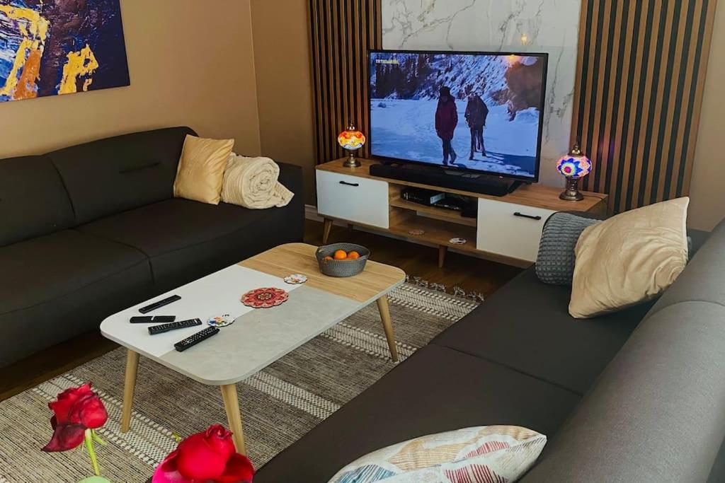 Sisli Osmanbey Taksim Large Terrace, Quietness And Space Appartement Istanboel Buitenkant foto