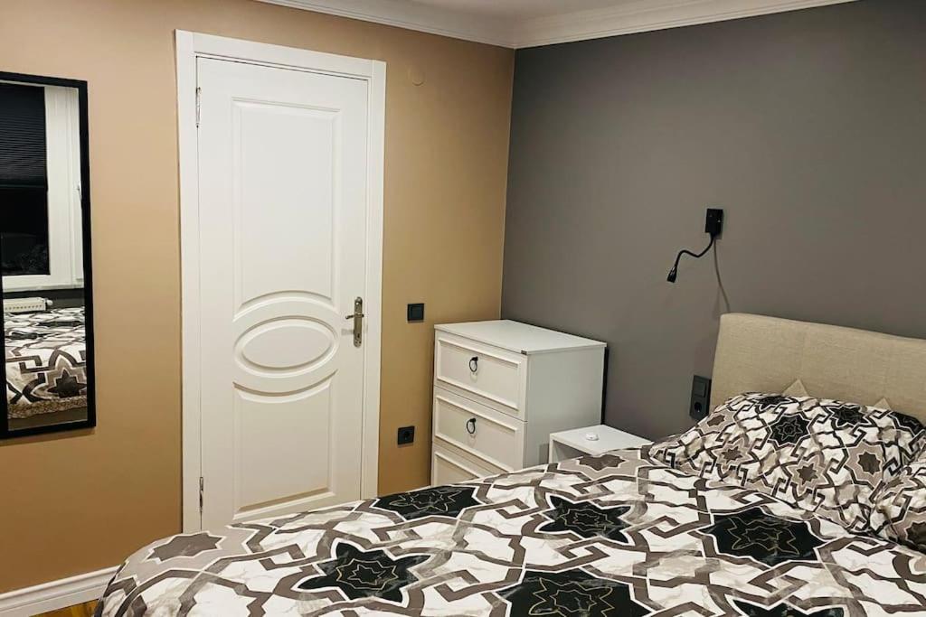 Sisli Osmanbey Taksim Large Terrace, Quietness And Space Appartement Istanboel Buitenkant foto