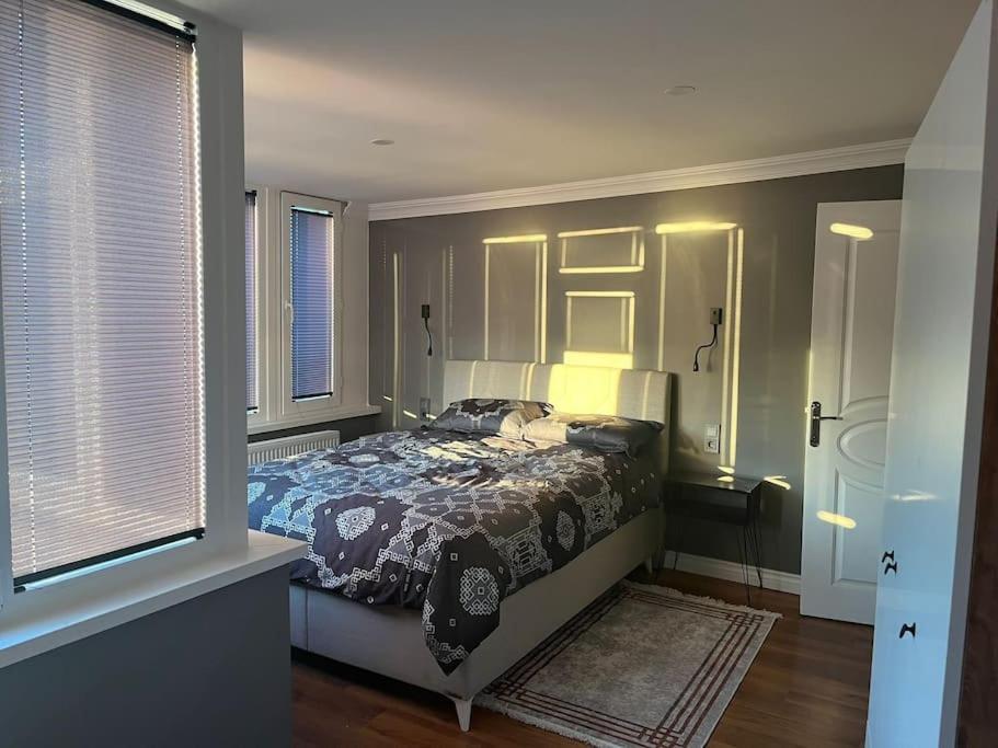 Sisli Osmanbey Taksim Large Terrace, Quietness And Space Appartement Istanboel Buitenkant foto
