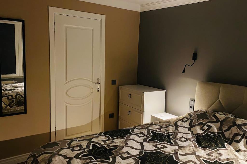 Sisli Osmanbey Taksim Large Terrace, Quietness And Space Appartement Istanboel Buitenkant foto